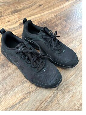 Brand New, Never worn Under Armour Men's Charged Assert 9 Running Shoe Size 10